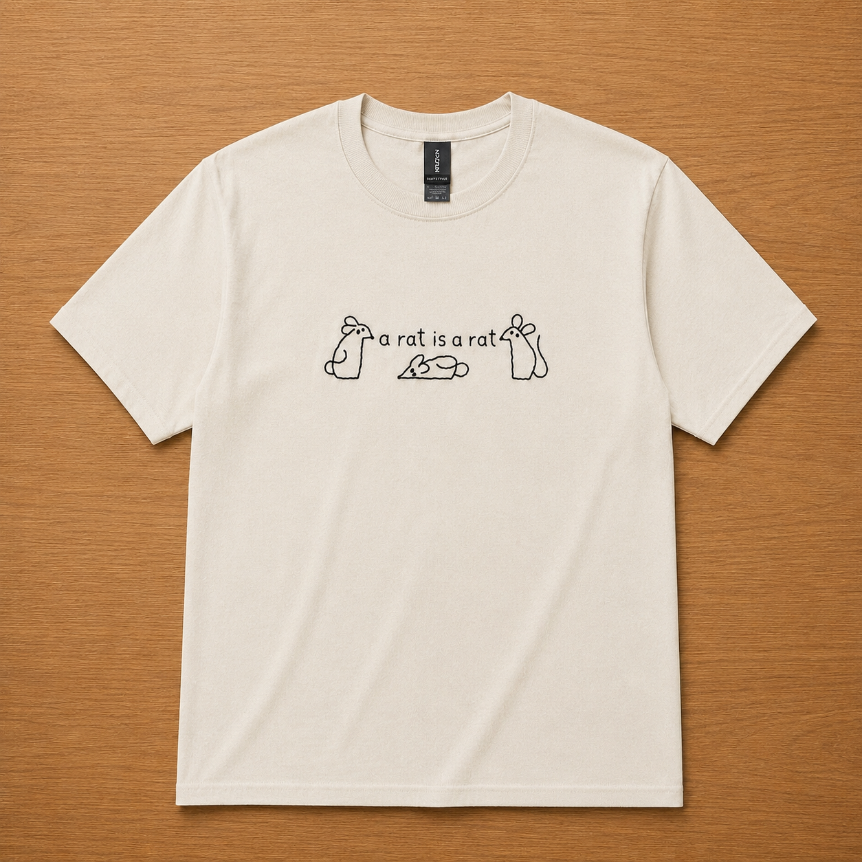 Camiseta con a rat is a rat