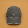 Gorra color marrón con erizo bordado a mano